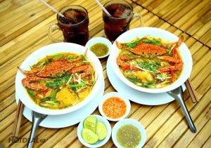 bánh canh cua ốc gái - Không gian và ấn tượng ban đầu khi ghé quán