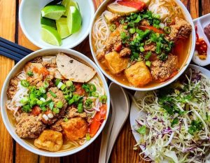 1. Đặc trưng của món bún ốc Hà Nội truyền thống