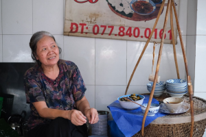 Nguyên liệu chuẩn bị nấu bún ốc nguội Bùi Thị Xuân