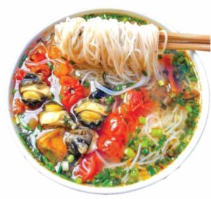 bún ốc phủ tây hồ - Nguyên liệu chuẩn bị cho bốn người ăn