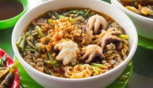 mì ốc hến dì lan bình thạnh - Ấn tượng ban đầu về không gian và phong cách phục vụ