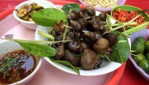Nguyên liệu chuẩn bị cho món ốc hút mít trộn