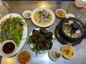 Không gian và ấn tượng đầu tiên tại ốc khánh quận 1