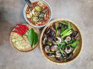 1. Câu chuyện mang tính biểu tượng về ốc núi Bà Đen