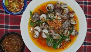 quán ốc cay svlc - Ấn tượng đầu tiên về không gian và phong cách phục vụ