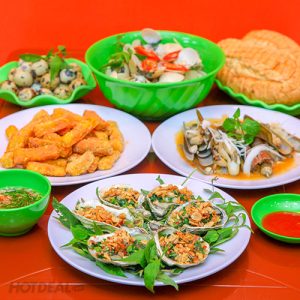 Ấn tượng ban đầu khi bước chân vào quán ốc cô ba