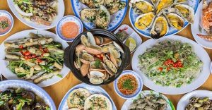 Không gian và ấn tượng ban đầu tại quán ốc Ngô Gia Tự