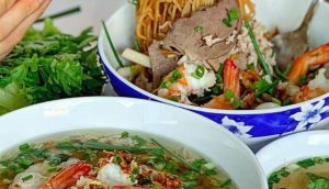 quán ốc như ý - Ấn tượng đầu tiên về không gian và phong cách phục vụ